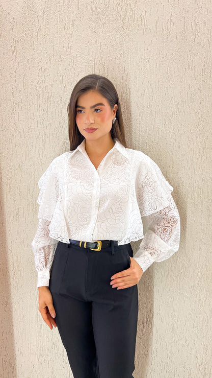 Camisa Feminina Texturizada com Flores e Detalhes em Babados Rita